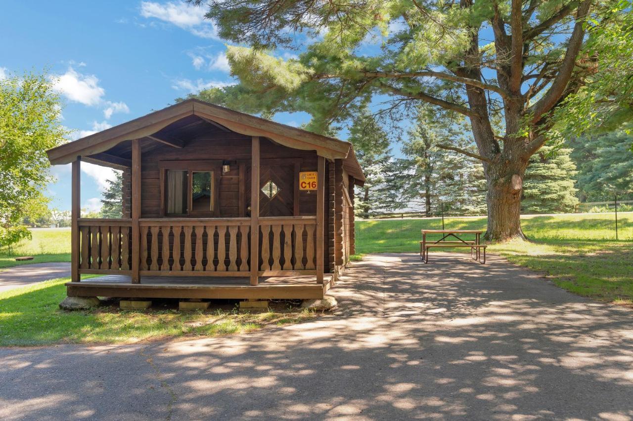 Yogi Bear's Jellystone Park Camp-resort Wisconsin Dells Camping 3*