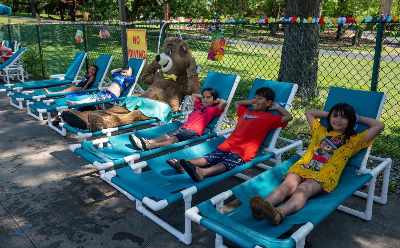 Camping Yogi Bear's Jellystone Park Camp-resort Wisconsin Dells Lake Delton